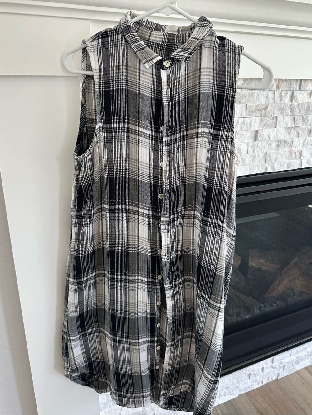 Cp Shades Sleeveless Button-Up Plaid Shirt Dress in Black & White.  Size xs